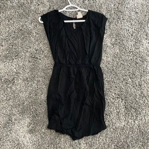 Black short sleeve dress WITH POCKETS